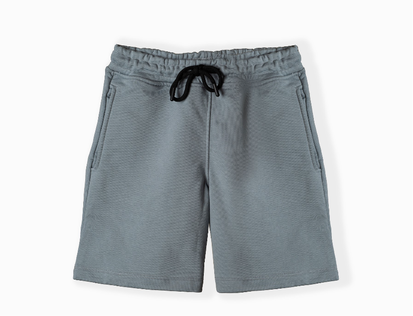 grey shorts